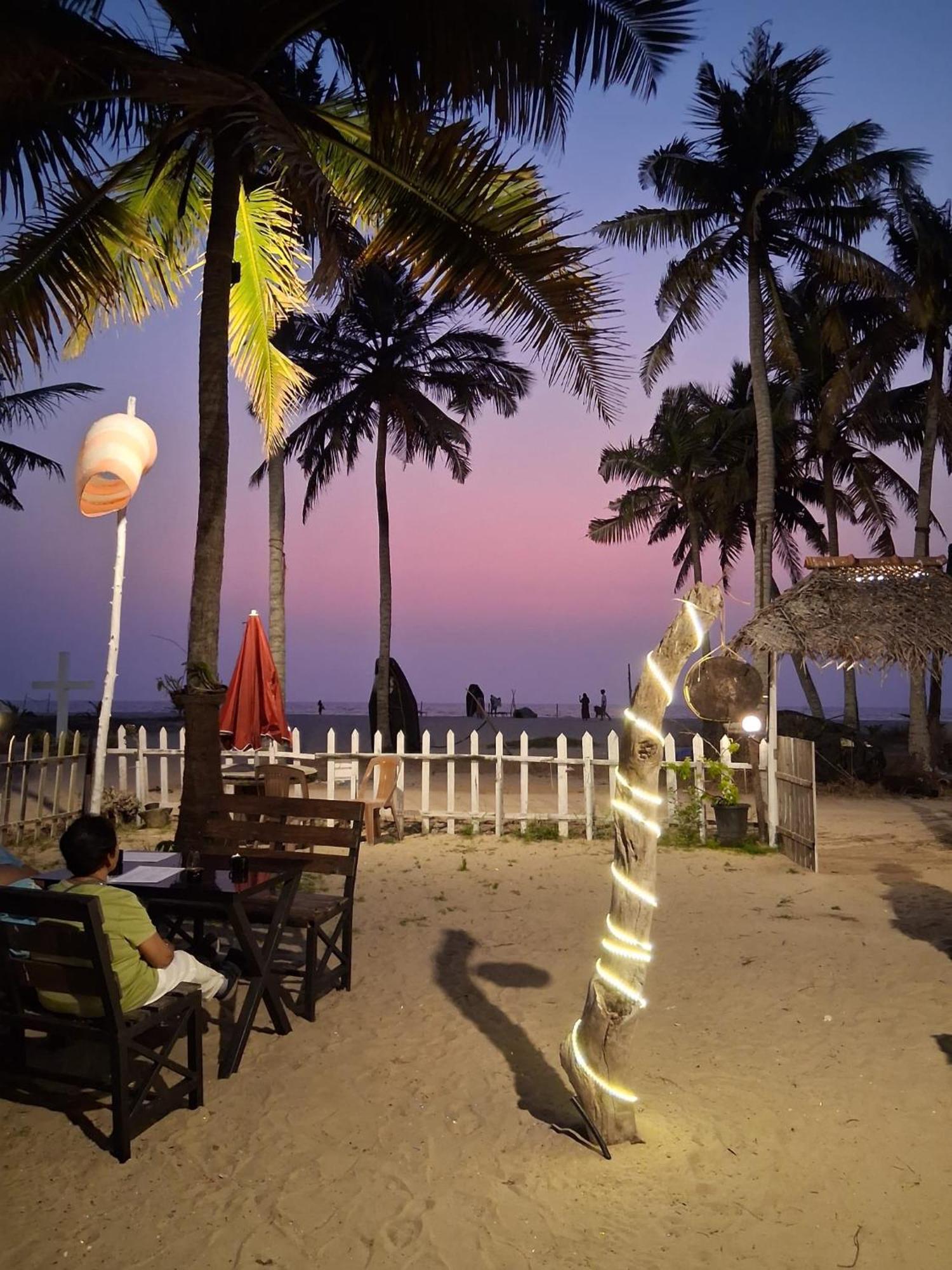 Shoreline Marari Beach Villa At Golden Beach Mararikulam Alappuzha Exterior foto